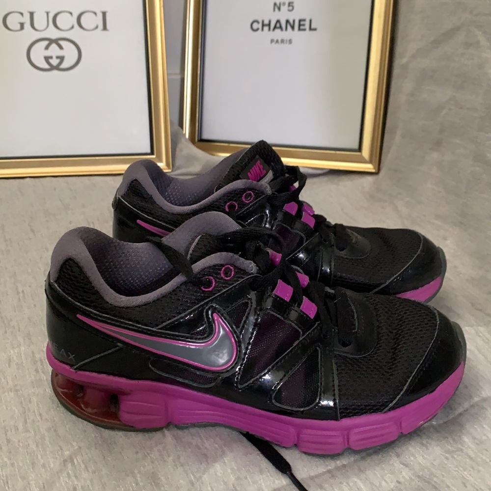 Nike Reax Sneakers